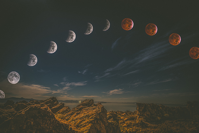 Nick Franchi's Blood Moon - Bulan Merah